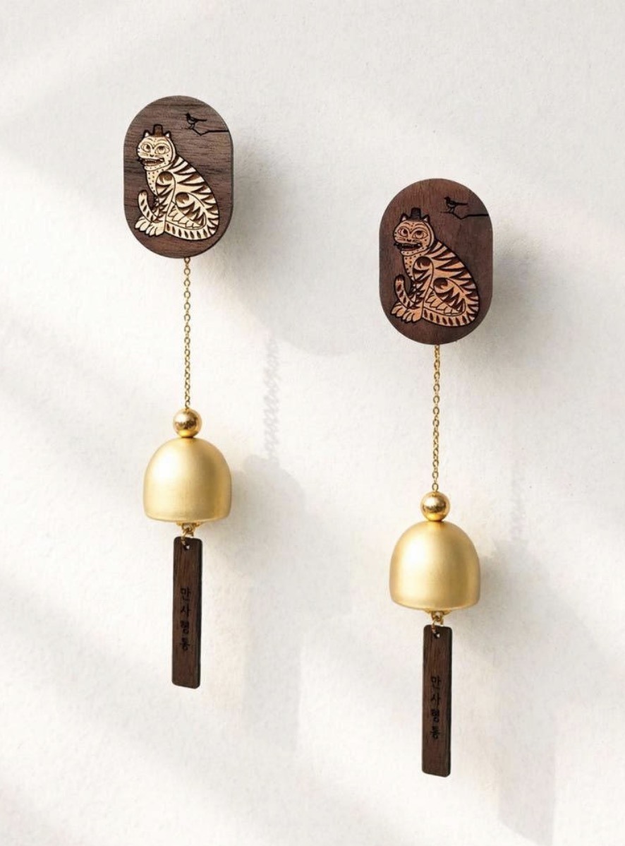 Handcrafted Korean tiger door bell gift